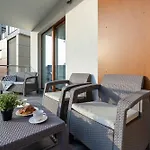 Functional Family In The Center With Balcony By Renters Appartement *