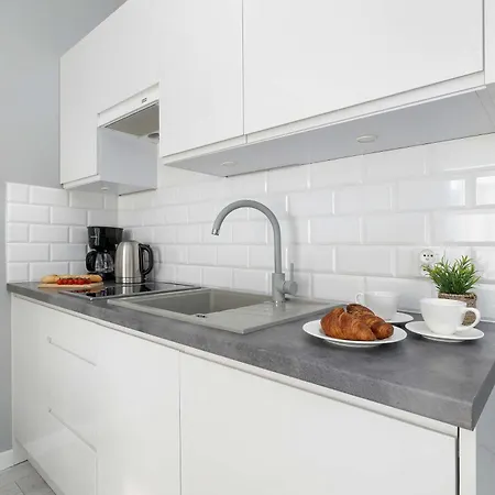 Functional Family In The Center With Balcony By Renters Appartement